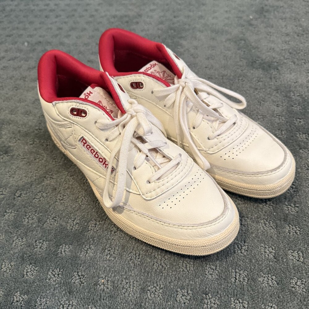 Reebok Club C Mid II Vintage Low-Top Sneakers – Ivory White/Red, Size 8